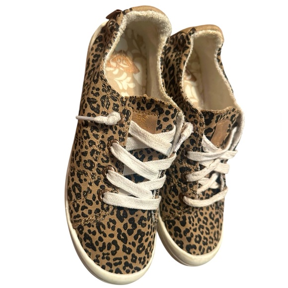 Roxy Cheetah Print Slip On Sneakers - Picture 1 of 3